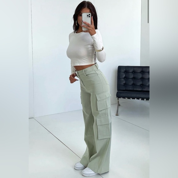 That’s So Fetch Venus cargo pants Sage - Picture 1 of 6